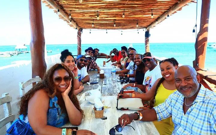 Puerto Morelos: Beachside Tacos & Town Tour with Tequila Tasting