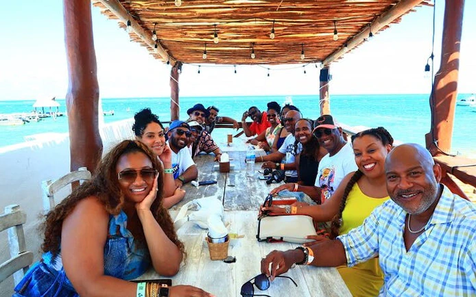 Puerto Morelos: Beachside Tacos & Town Tour with Tequila Tasting