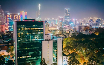 {
"experiencename": "ho chi minh city night walking tour with rooftop viewpoint"
}-3