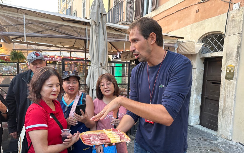 trastevere food tour in rome with local tastings and sit-down roman meal-2