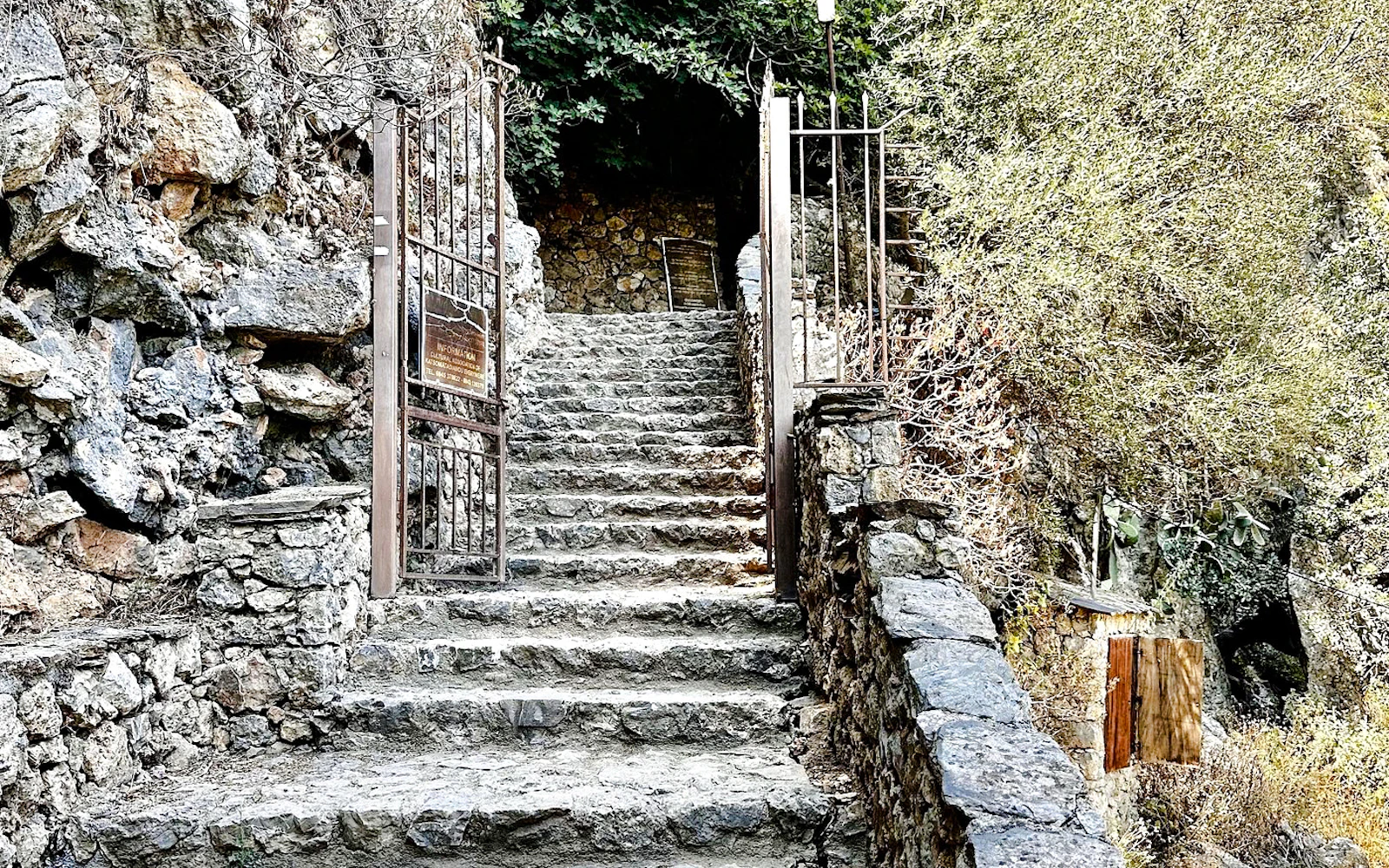 Elafonisi Beach & Agia Sofia Cave Full-Day Private Tour Image 7
