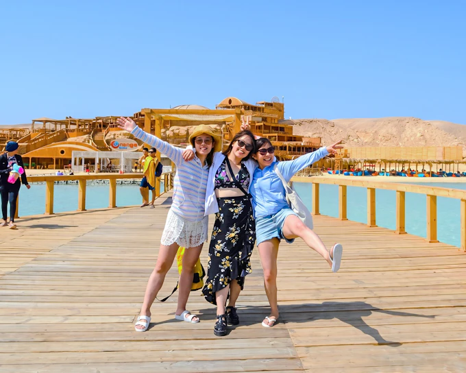 High-Speed Sea Taxi Tour to Orange Bay or Magawish with Round-Trip Hotel Transfers