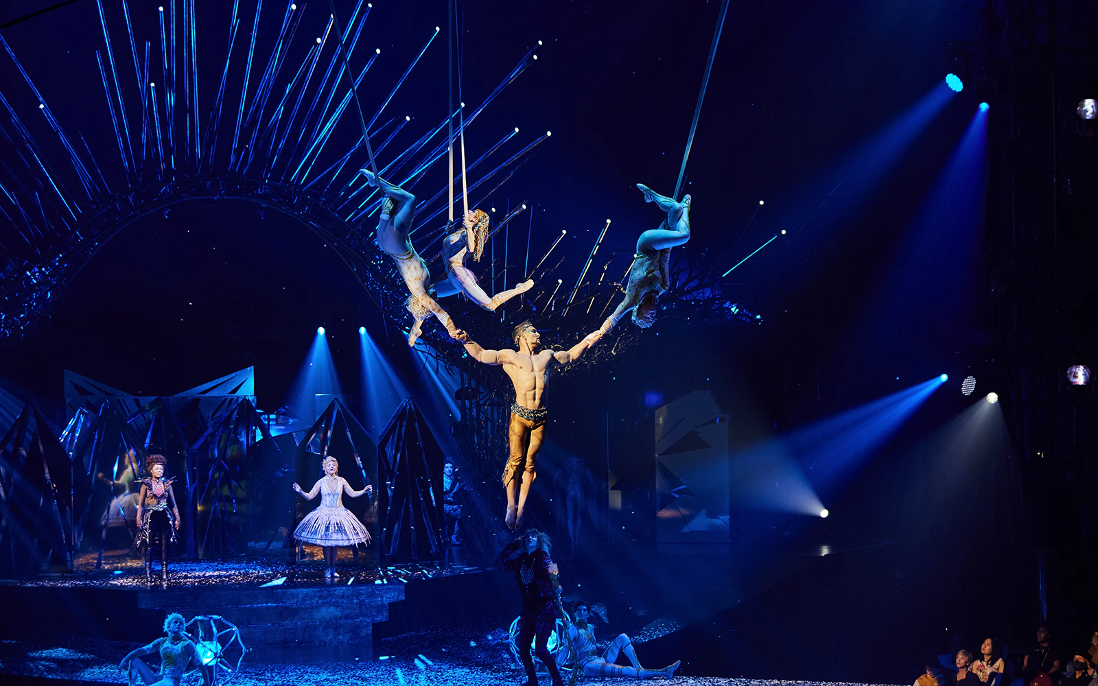 Cirque du Soleils forbløffende forestilling CORTEO kommer til Royal Albert Hall i 2025