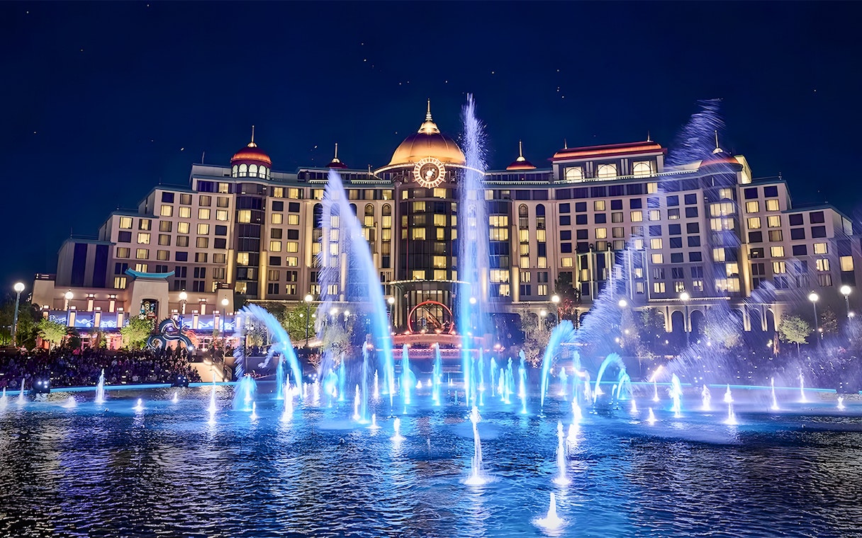 Fountain show at night in Celestial Park, Epic Universe, Universal Orlando.