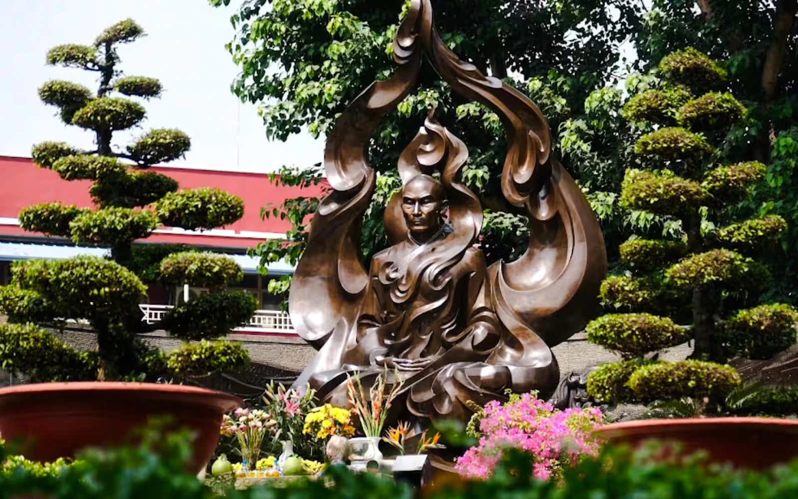 Ho Chi Minh City Hidden Parks & Local Coffee Culture Walking Tour (Product 53055)