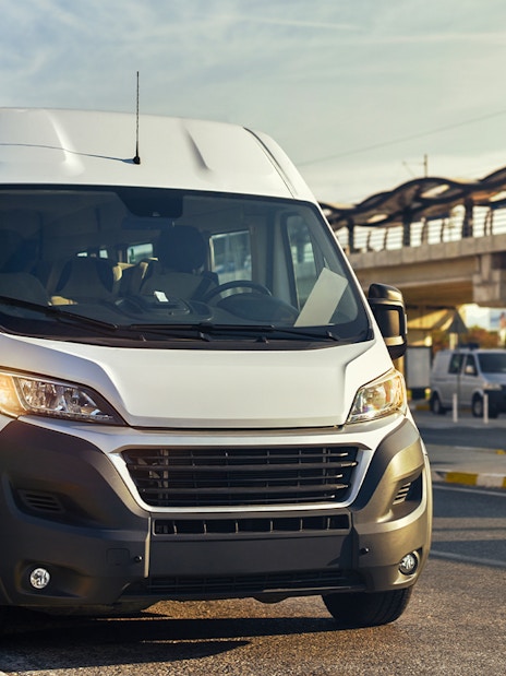 Minivan for Grand Pearl River Cruise and Ayutthaya Tour pickup.