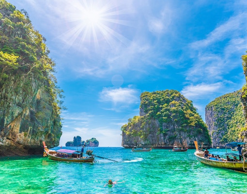 Loh Samah Bay view with Longtail boats in phi phi