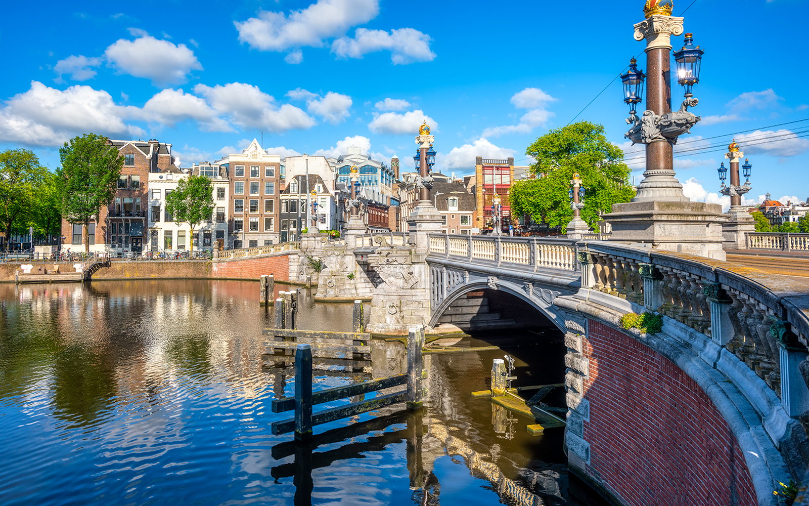 21 Amsterdam travel tips & hacks to bookmark today