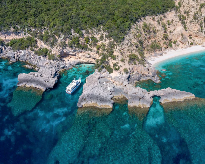 From Cala Gonone: Motorboat Tour of Gulf of Orosei with Cala Goloritzè