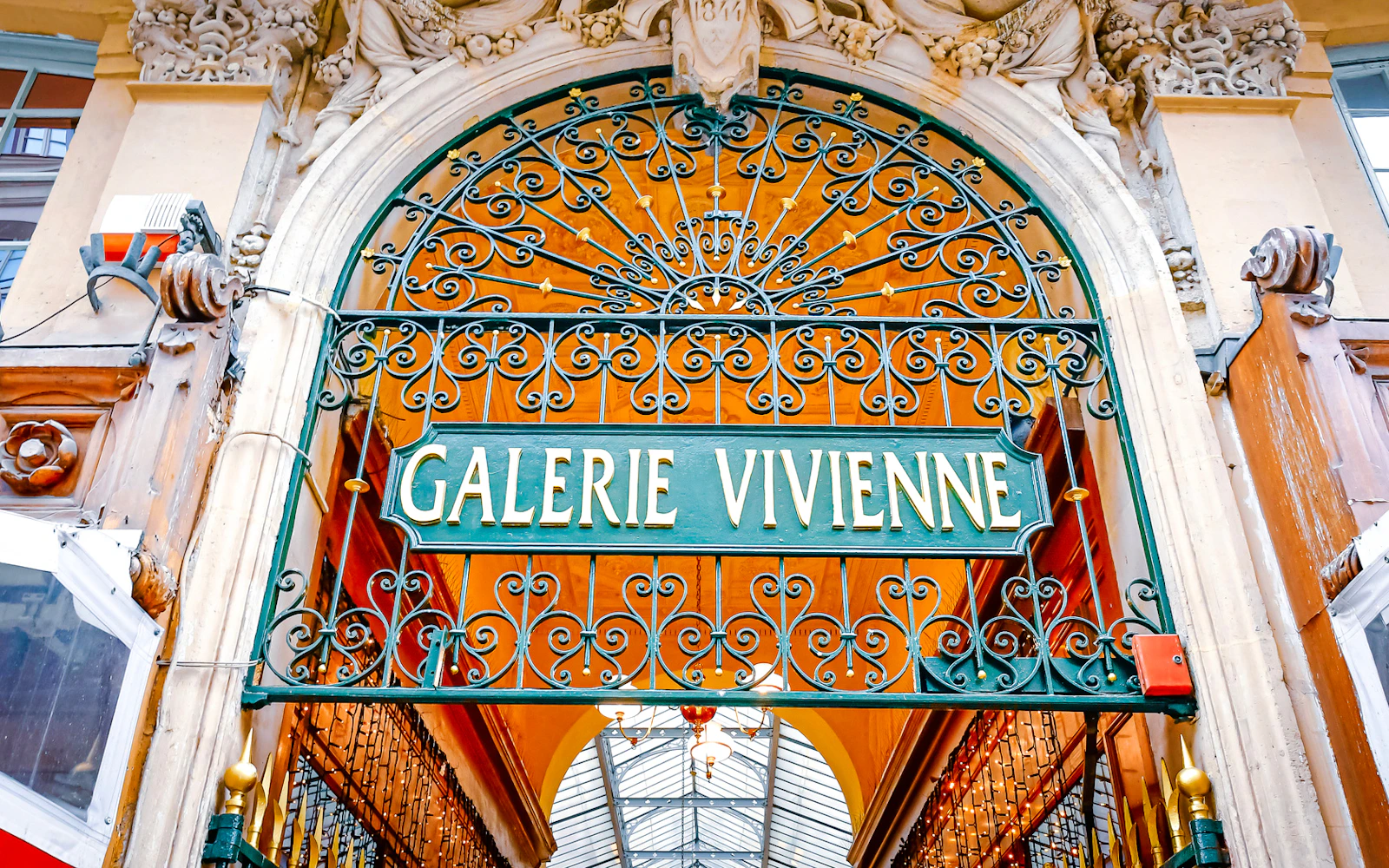 Paris Covered Passages Walking Tour with Musée du Parfum Visit