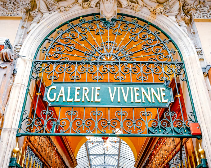Paris Covered Passages Walking Tour with Musée du Parfum Visit (Product 54129)