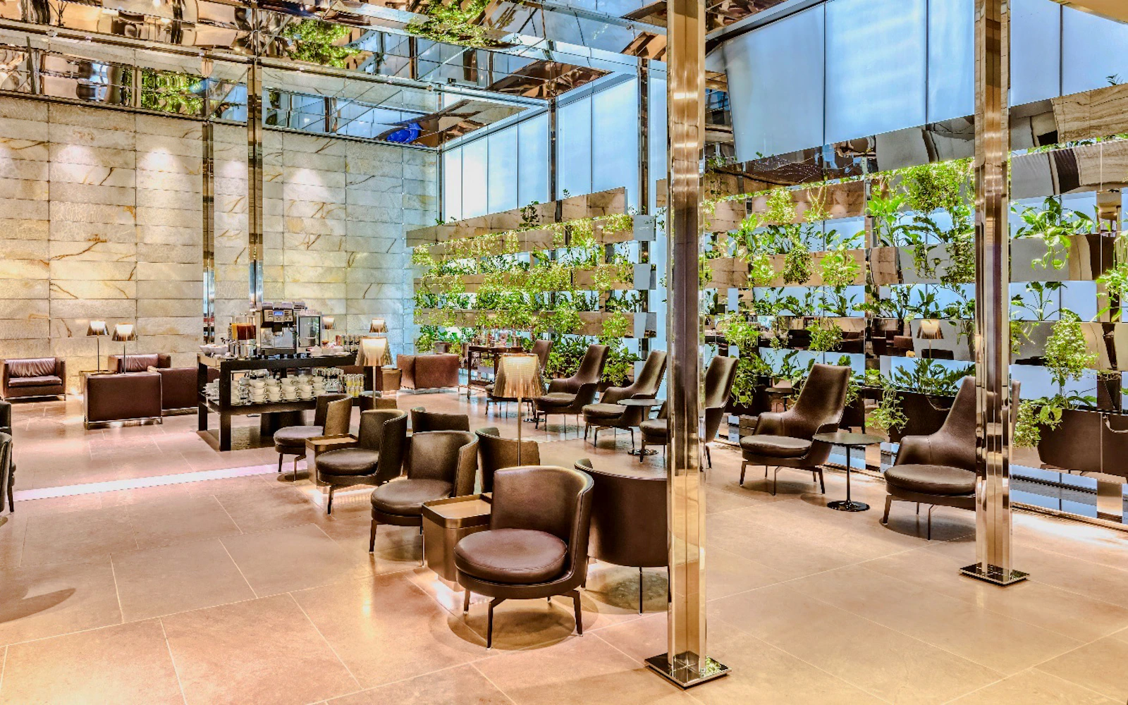 Doha Hamad International Airport Al Maha Lounge South Access with Showers