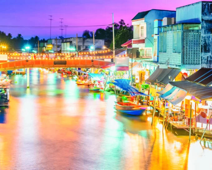 From Laem Chabang Cruise Port: Amphawa Floating Market and Maeklong Railway Market Private Day Trip (Product 55884)
