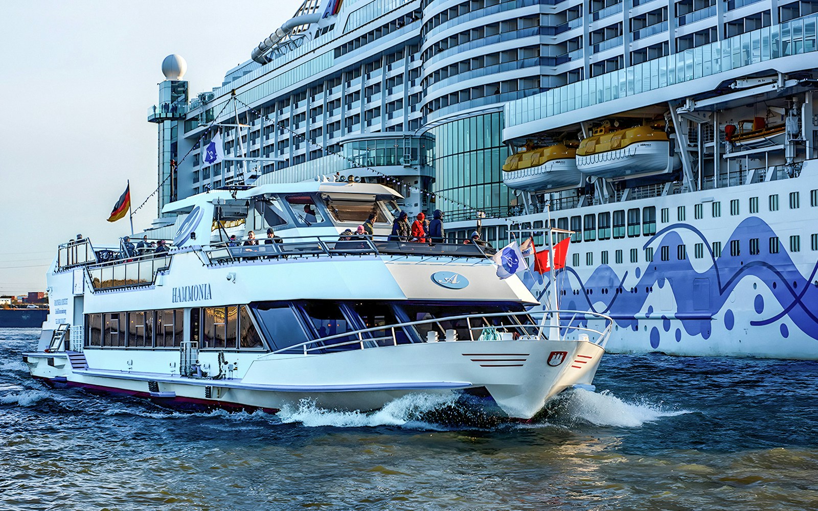 Cruise Vessel, Harbour port, Hamburg