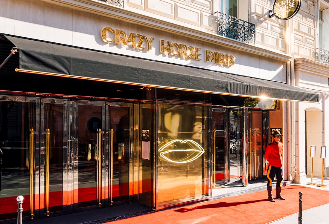 Crazy Horse opening hours