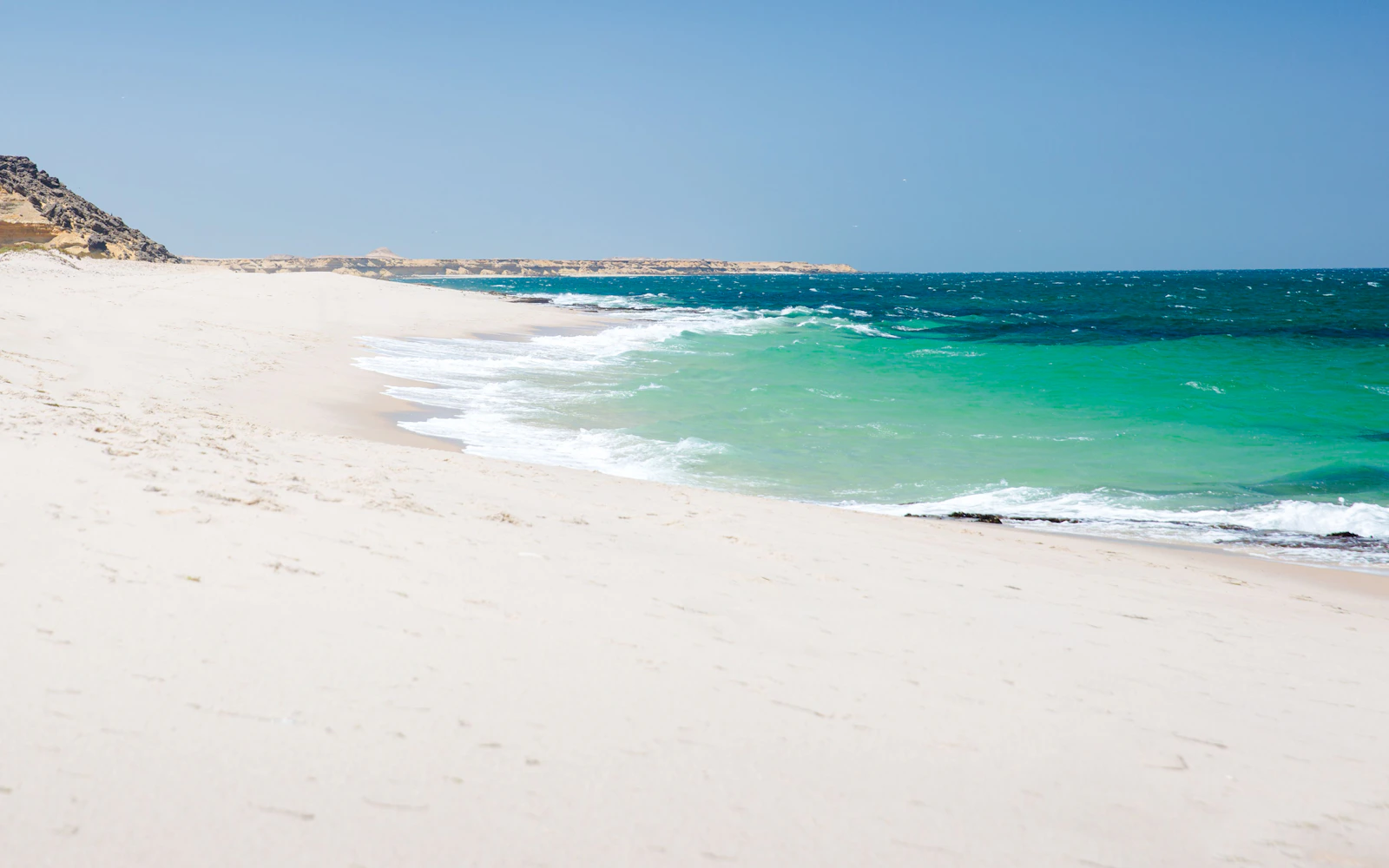 Dakhla Private City 4x4 Tour with Lighthouse and Artisan Workshop Image 5