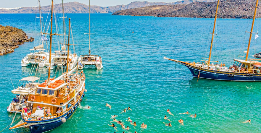 Turul izvoarelor termale din Santorini