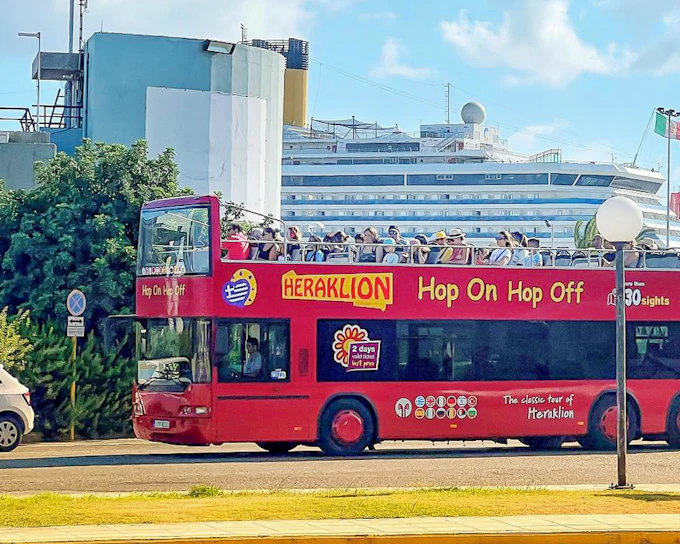 Sights of Athens: Heraklion Hop-on Hop-off Bus Tour