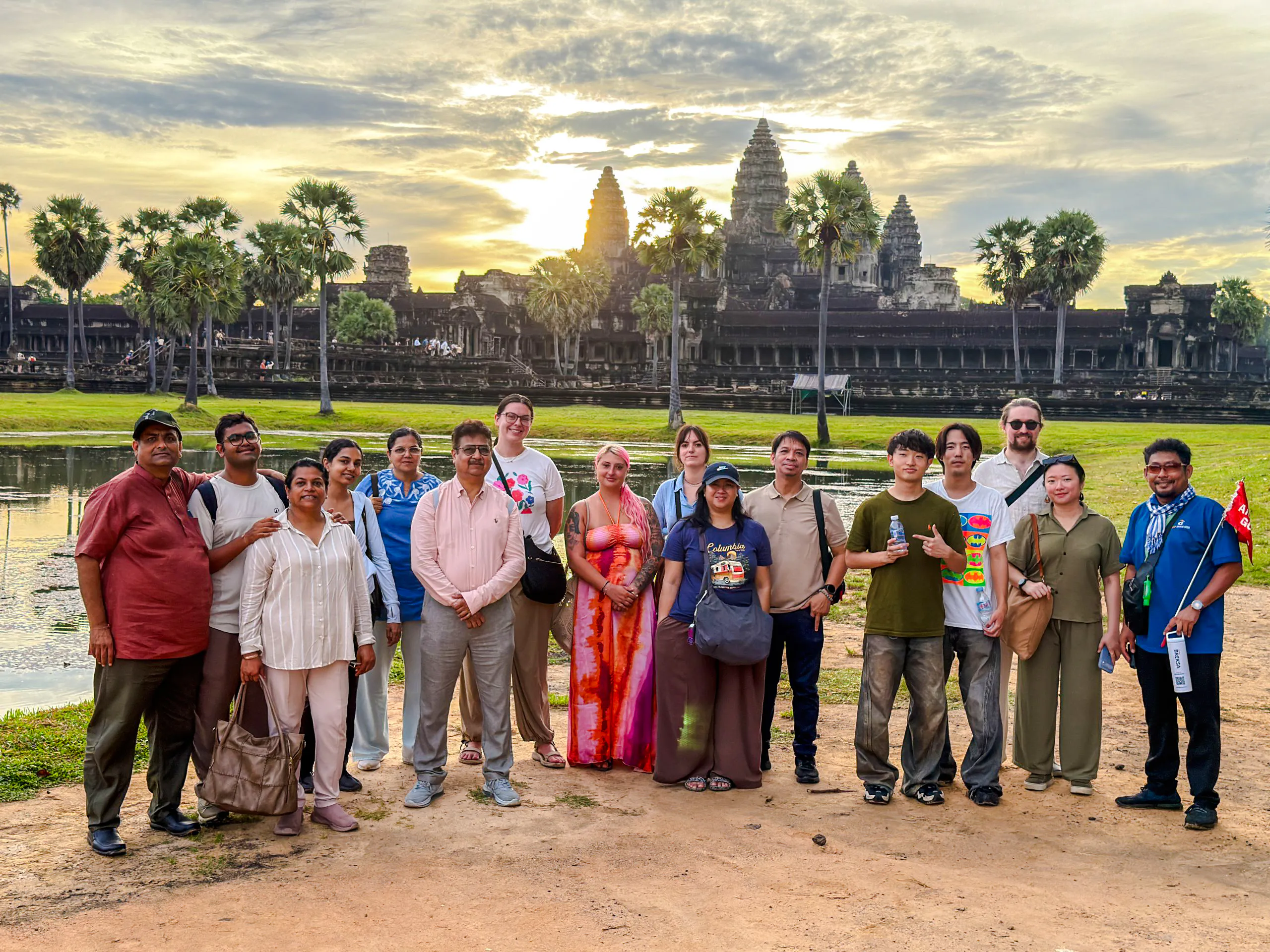 angkor wat half-day sunrise guided tour with breakfast and visits to ta prohm and bayon-1