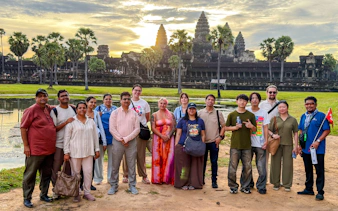 angkor wat half-day sunrise guided tour with breakfast and visits to ta prohm and bayon-1