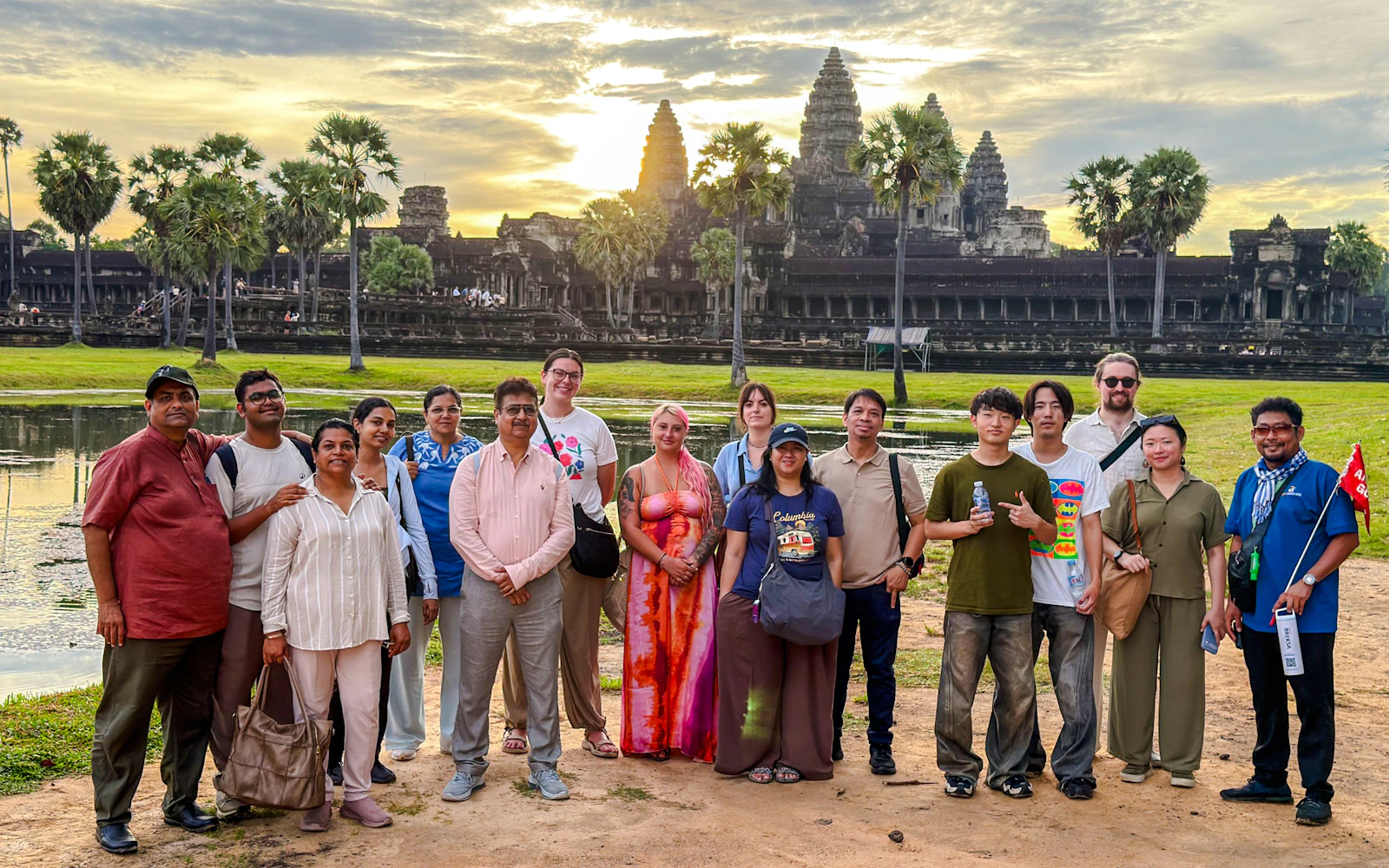 Angkor Wat Temples Small-Group Sunrise Tour with Breakfast