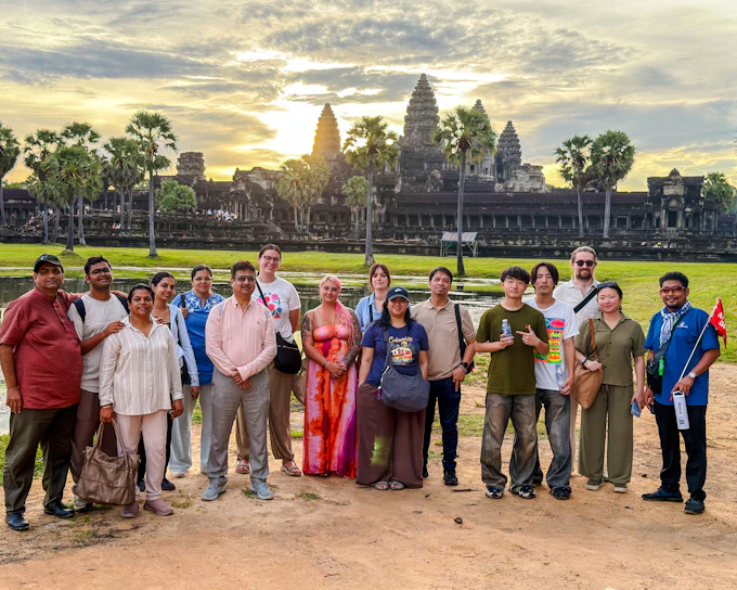 Angkor Wat Half-Day Sunrise Guided Tour with Breakfast and Visits to Ta Prohm and Bayon