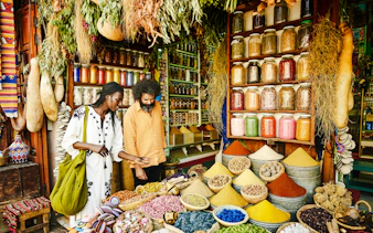 guidet vandretur i marrakech: saadier-gravene, bahia-palasset og basarene i medinaen-10