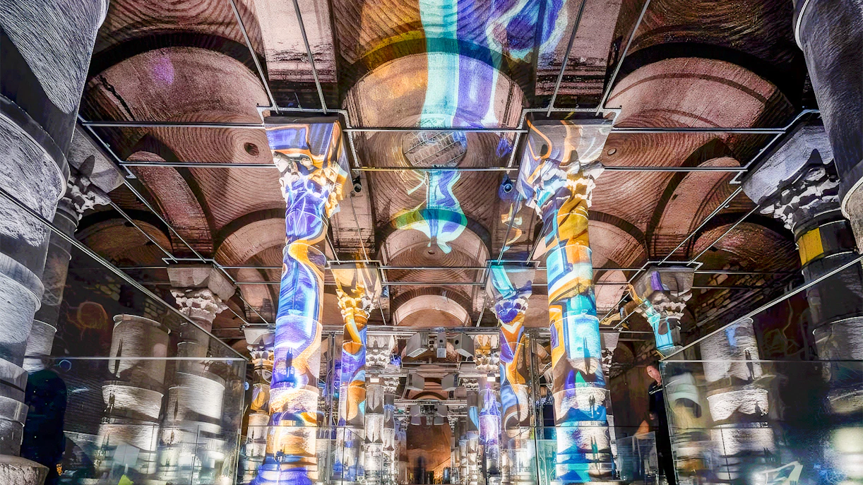 360 degree light show at the Theodosius Cistern