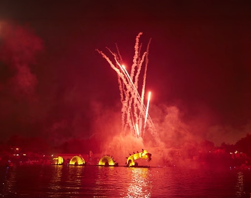 Multimedia combining water with fire, light, sounds and special pyrotechnical effects that will leave you gasping in amazement