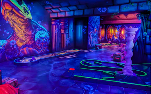 paris: bilete pentru terenul de minigolf fluorescent acoperit cu 12 găuri de la bercy village-1