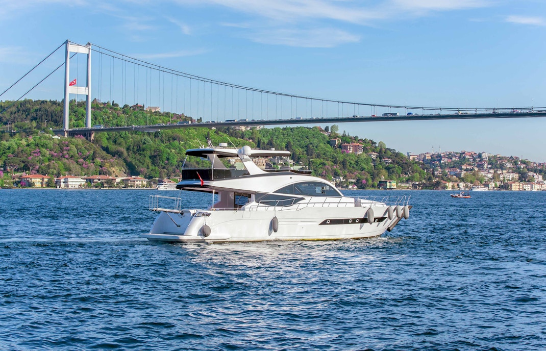 Bosphorus yacht tours