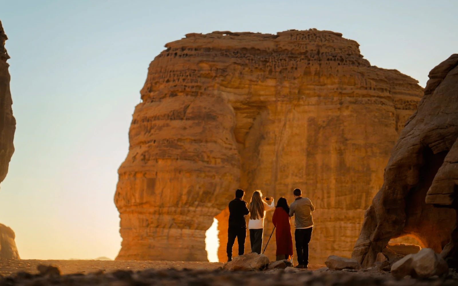 From Madinah: Private AlUla Day Trip with Hegra (Product 56124)