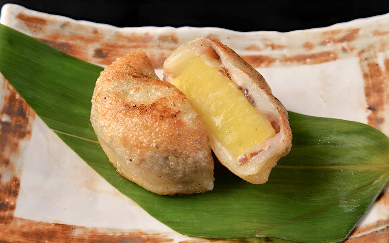 Crab Shabu and Sushi Tempura Skewer at Hakata Dojo Yaesu, Tokyo.