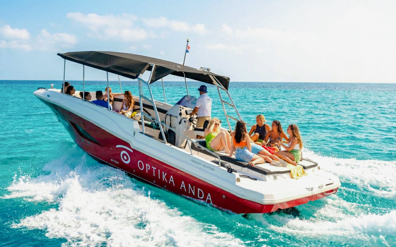 Speedboat with passengers on Blue Lagoon, Ciovo & Trogir tour.