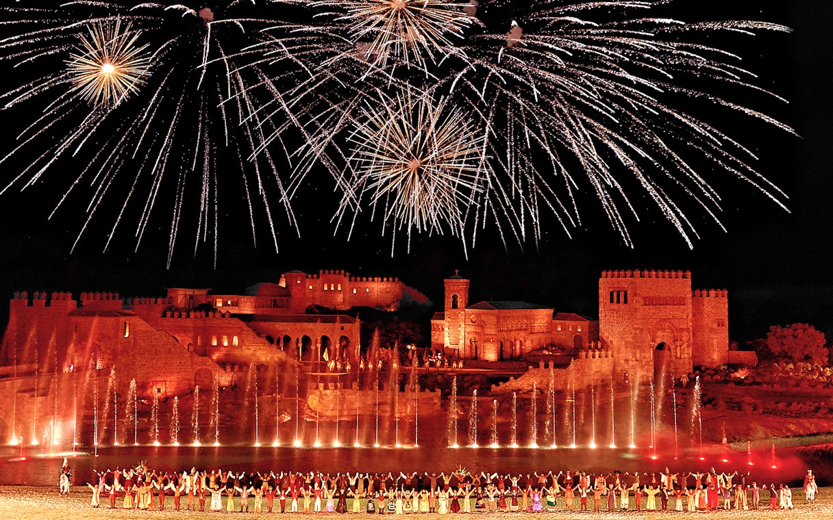 Fireworks over historic Toledo backdrop during The Dream of Toledo Night Show.