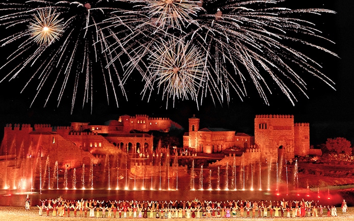Fireworks over historic Toledo backdrop during The Dream of Toledo Night Show.