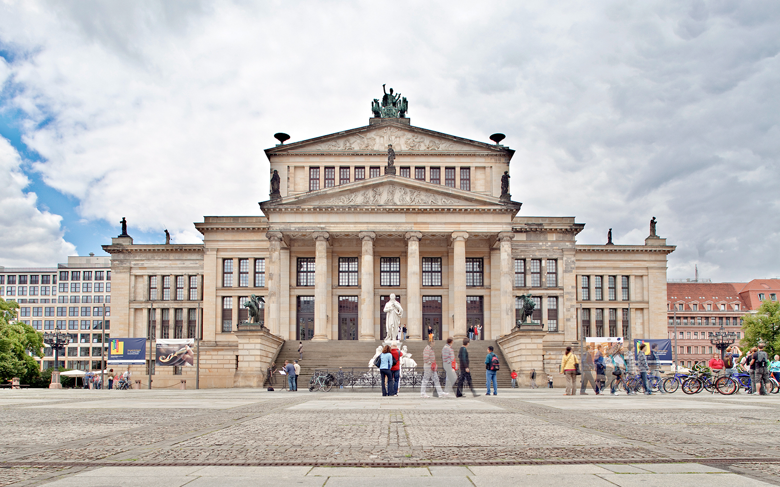 Place du Marché des Gendarmes (côté nord)