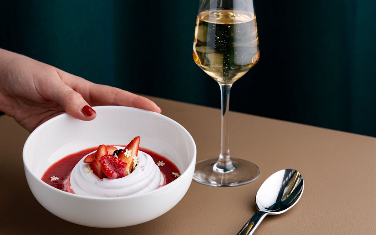 eiffel tower's madame brasserie lunch 12 pm-8 eiffel tower's madame brasserie lunch 12 pm-8