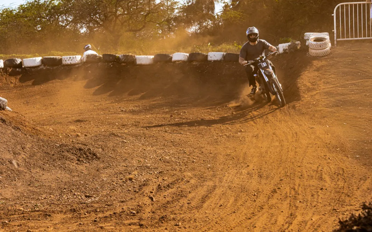 Oahu Electric Dirt Bike Experience with Expert Instruction Image 10