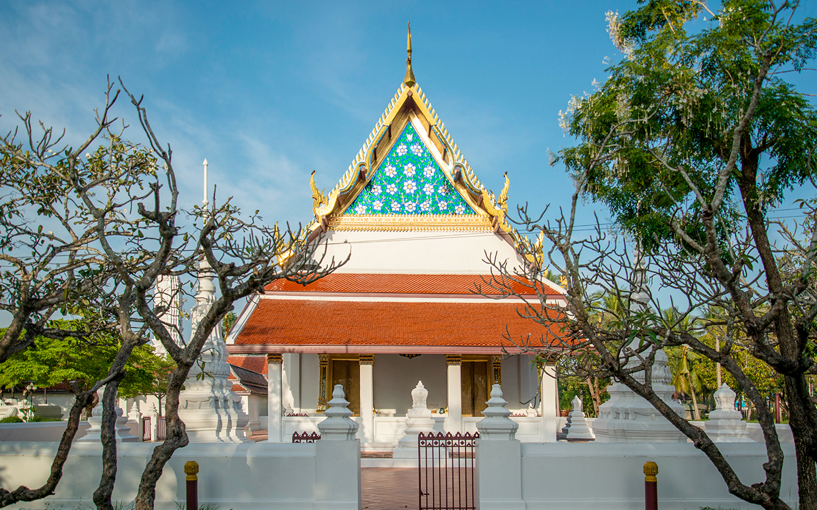 Wat Amphawan Chetiyaram, Bangkok