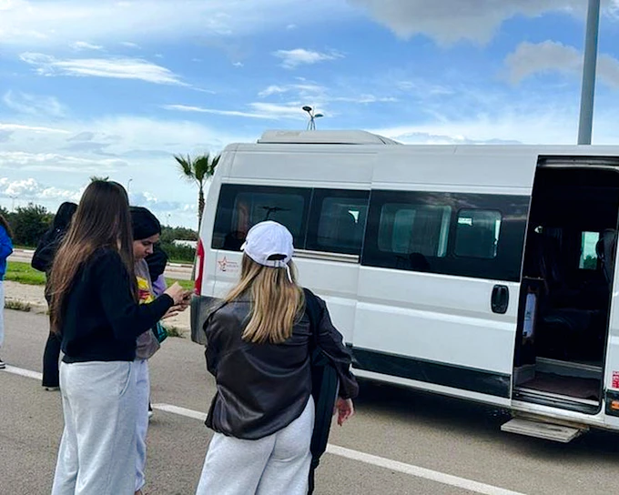 Private Fes Saïss Airport Transfer to/from Fes Hotels/Riads (Product 52596)