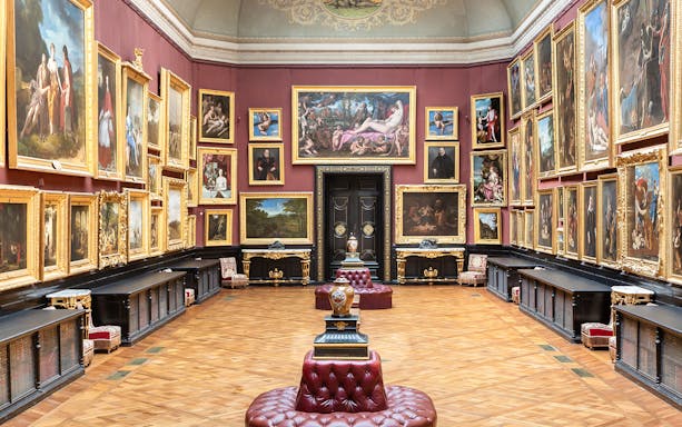 Chateau of Chantilly art gallery with classic paintings and ornate decor.