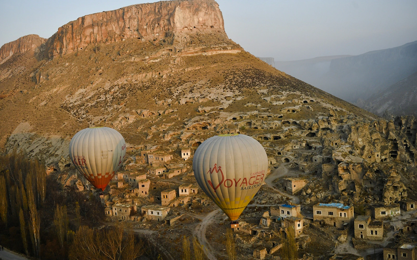 Cappadocia: Soğanlı Valley Sunrise Hot Air Balloon Flight with Round-Trip Hotel Transfers Image 5