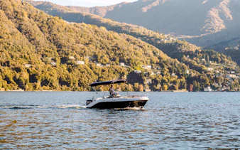lake como self-drive boat rental from laglio-1