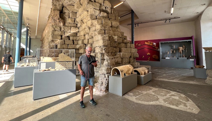 Visitors entering the Musei Capitolini in Rome with reserved entrance tickets.