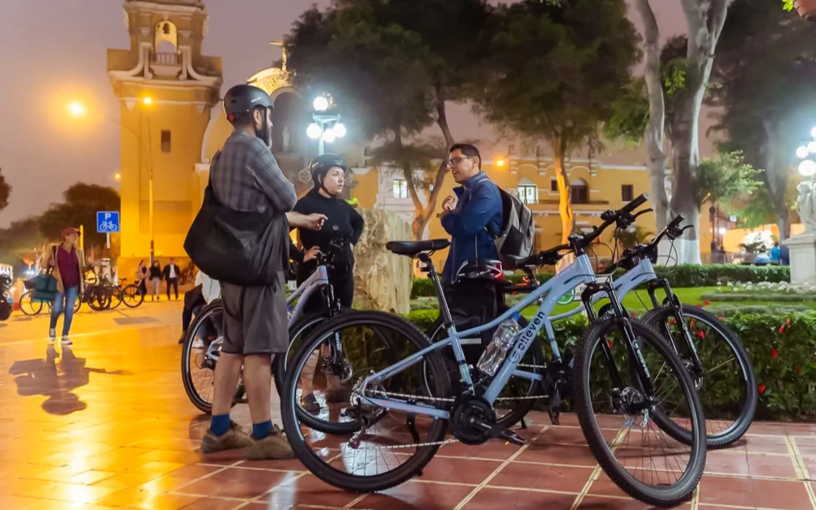 Lima City Bike Tour: El Olivar, Parque del Amor & Barranco Art District Image 2