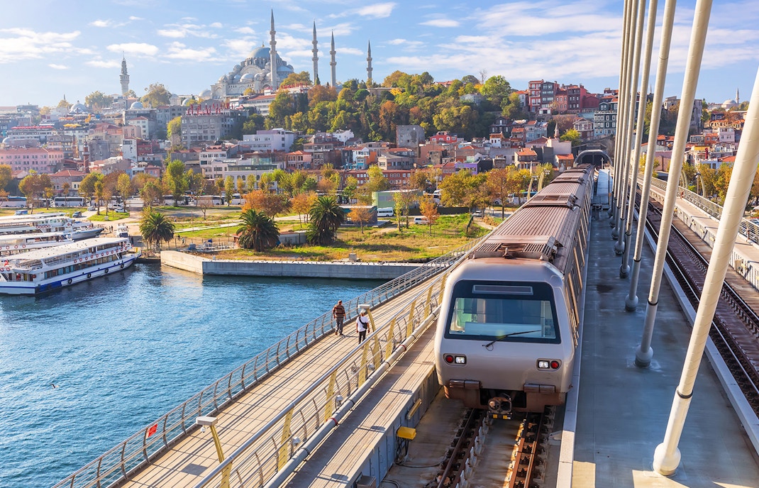 topkapi palace by metro
