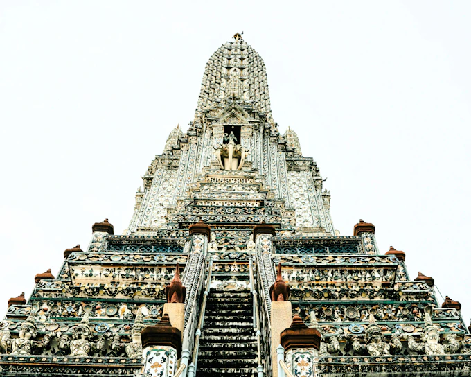 Wat Arun Guided Tour with Traditional Thai Costume