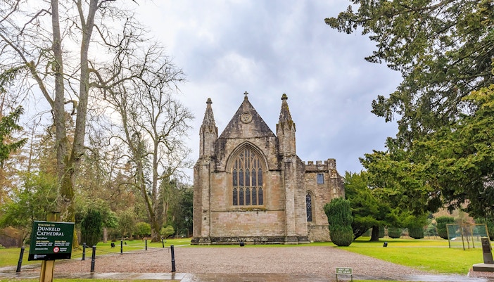 Day trips from Edinburgh - Dunkeld Cathedral