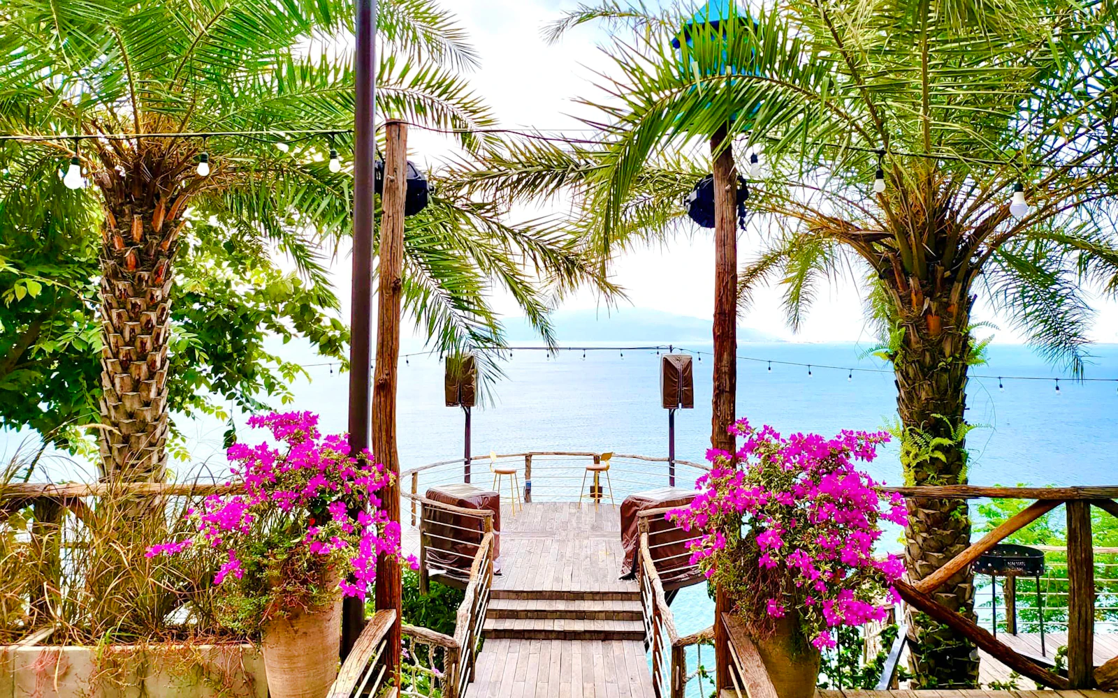 Da Nang Instagram Cafe Tour: Hidden Views & Photo Spots